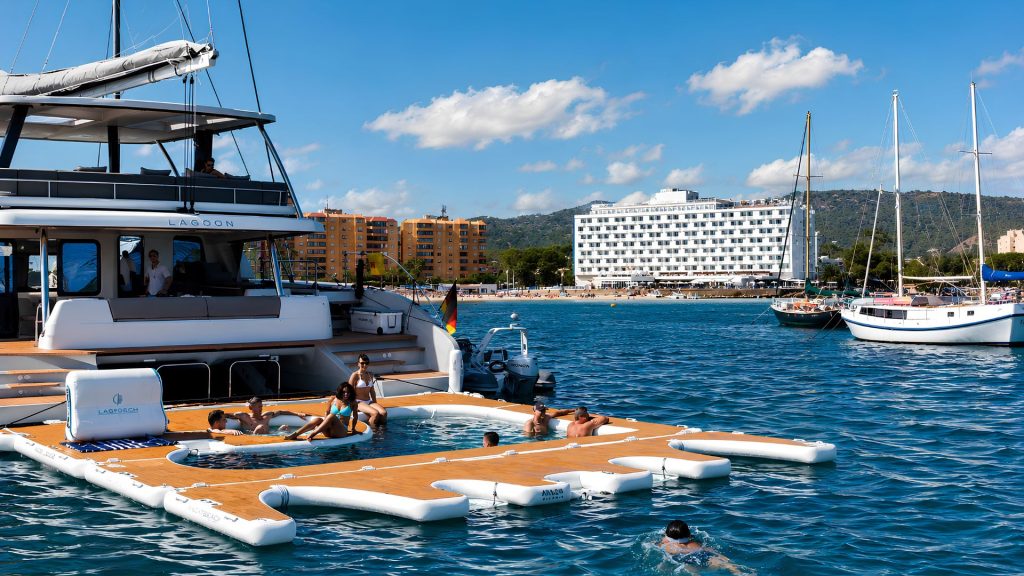 Yachtbeach Inflatable